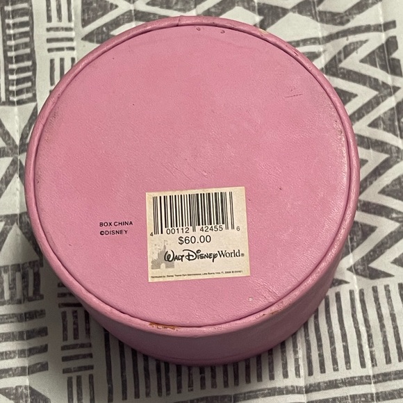 Walt Disney Pirates Of The Caribbean box Pink & Black - Picture 7 of 14